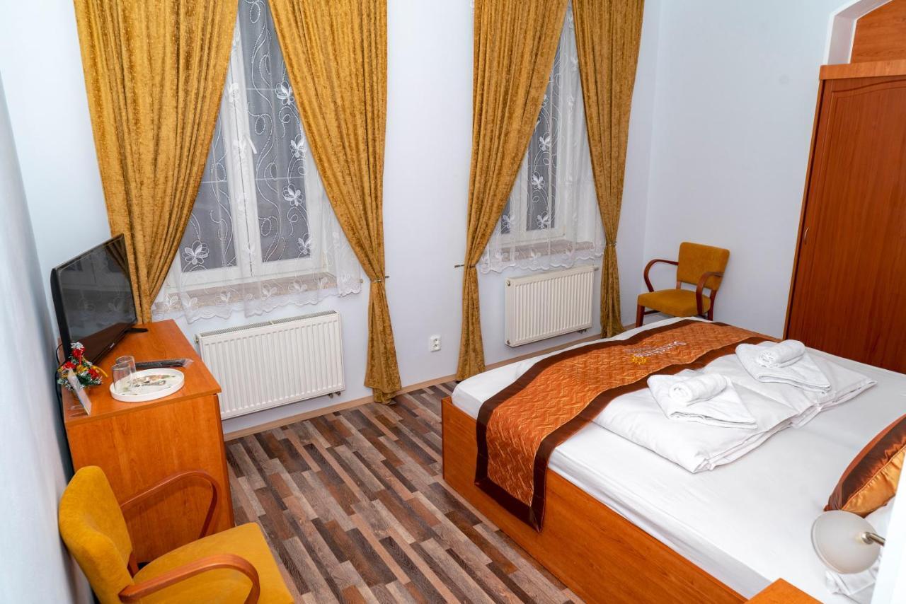 Sunshine Pension Karlovy Vary Exterior photo