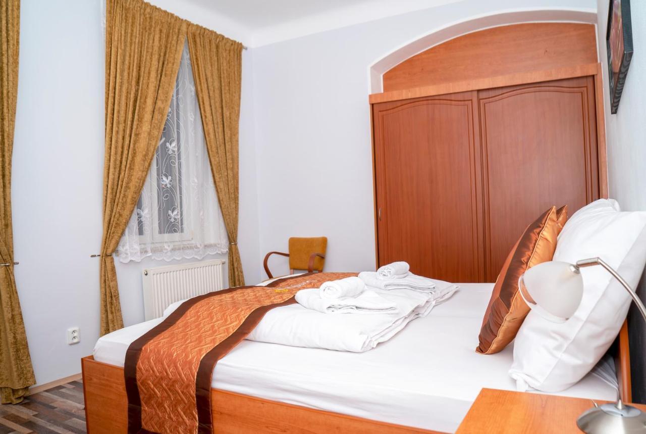 Sunshine Pension Karlovy Vary Exterior photo